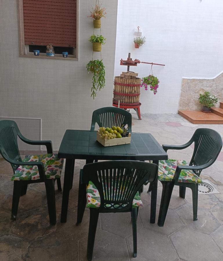 Casa Vacanze Campi Salentina Bagian luar foto