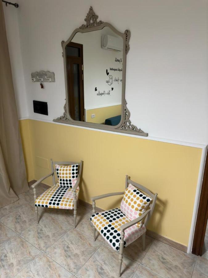 Casa Vacanze Campi Salentina Bagian luar foto