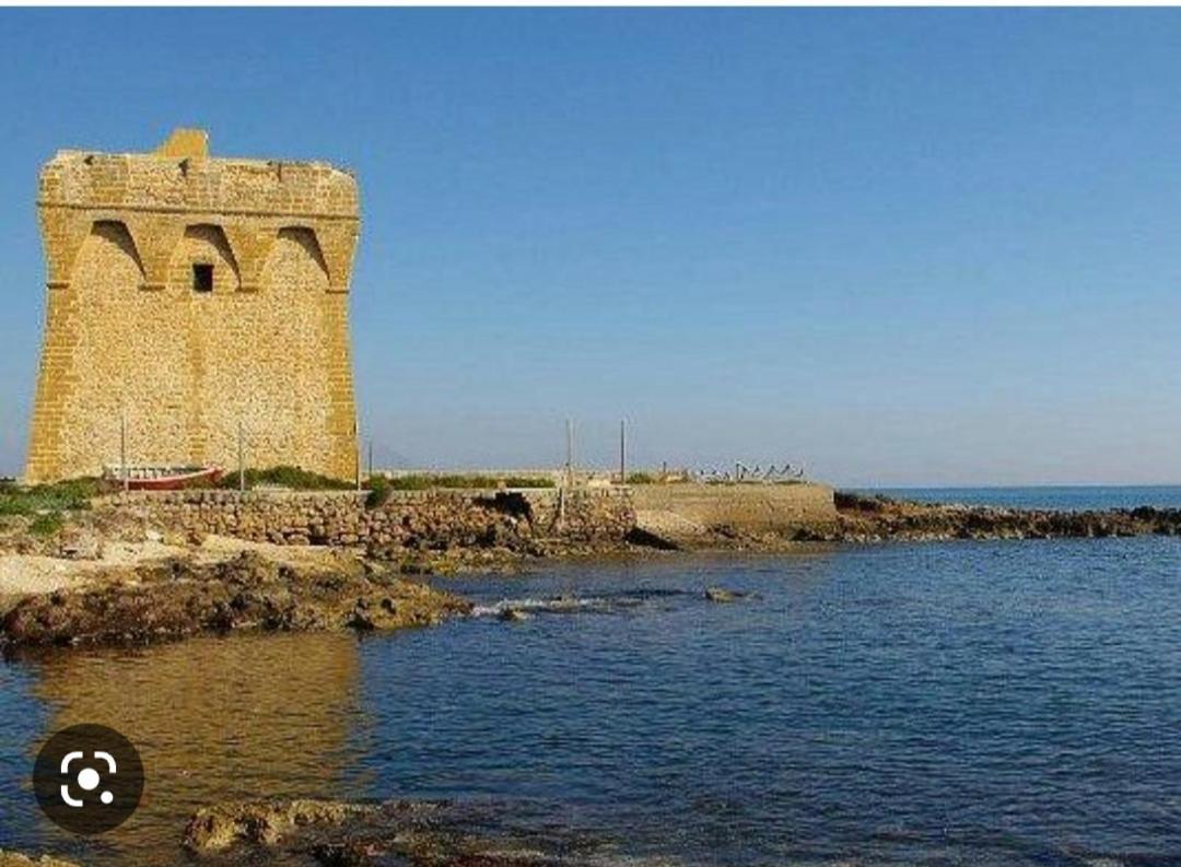 Casa Vacanze Campi Salentina Bagian luar foto